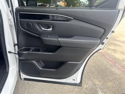 2025 Honda Pilot Touring   - Photo 11 - Dallas, TX 75252