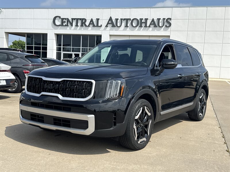 2025 Kia Telluride S   - Photo 1 - Dallas, TX 75252