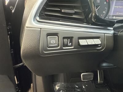 2024 Cadillac XT6 Sport   - Photo 38 - Dallas, TX 75252