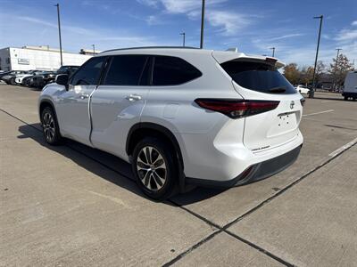 2023 Toyota Highlander L   - Photo 5 - Dallas, TX 75252