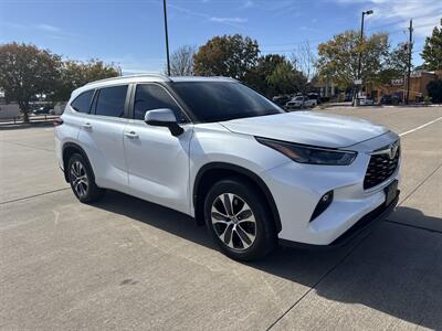 2023 Toyota Highlander L   - Photo 9 - Dallas, TX 75252