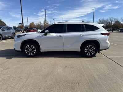 2023 Toyota Highlander L   - Photo 4 - Dallas, TX 75252