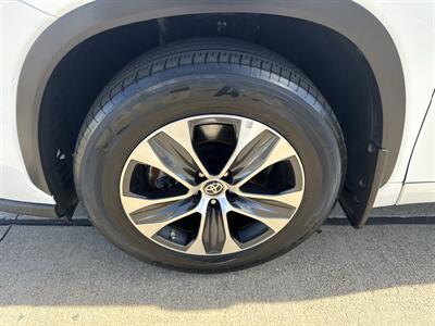 2023 Toyota Highlander L   - Photo 41 - Dallas, TX 75252