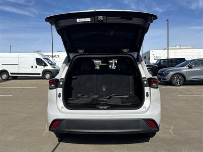 2023 Toyota Highlander L   - Photo 15 - Dallas, TX 75252