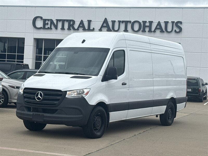 2024 Mercedes-Benz Sprinter 2500 170 WB High Roof's photo