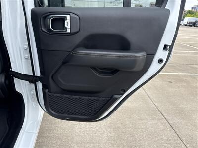 2025 Jeep Wrangler  Sahara - Photo 13 - Dallas, TX 75252