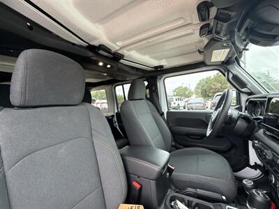 2025 Jeep Wrangler  Sahara - Photo 31 - Dallas, TX 75252