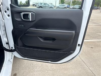2025 Jeep Wrangler  Sahara - Photo 14 - Dallas, TX 75252