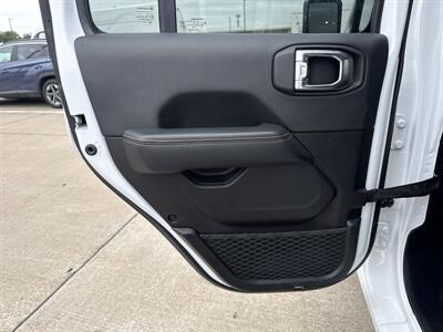 2025 Jeep Wrangler  Sahara - Photo 12 - Dallas, TX 75252