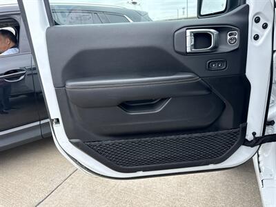 2025 Jeep Wrangler  Sahara - Photo 10 - Dallas, TX 75252