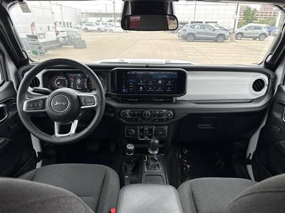 2025 Jeep Wrangler  Sahara - Photo 17 - Dallas, TX 75252