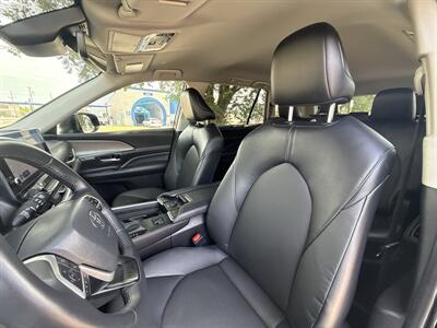 2025 Toyota Grand Highlander LE   - Photo 15 - Dallas, TX 75252