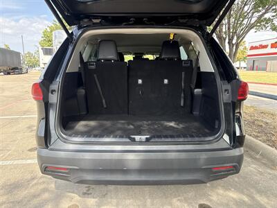 2025 Toyota Grand Highlander LE   - Photo 20 - Dallas, TX 75252