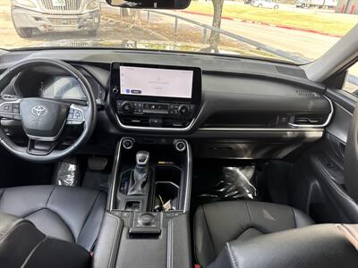 2025 Toyota Grand Highlander LE   - Photo 23 - Dallas, TX 75252