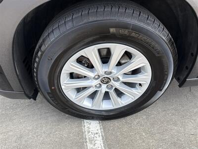 2025 Toyota Grand Highlander LE   - Photo 10 - Dallas, TX 75252