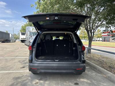 2025 Toyota Grand Highlander LE   - Photo 19 - Dallas, TX 75252