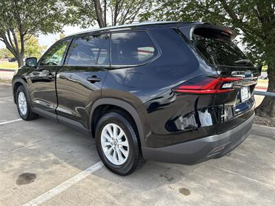 2025 Toyota Grand Highlander LE   - Photo 5 - Dallas, TX 75252