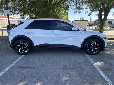 2023 Hyundai IONIQ 5 SE - Photo 8 - Dallas, TX 75252