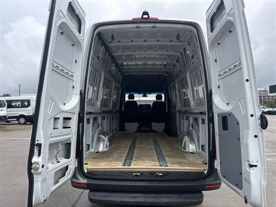 2024 Mercedes-Benz Sprinter 2500   - Photo 15 - Dallas, TX 75252