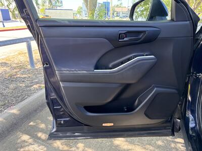 2023 Toyota Highlander L   - Photo 10 - Dallas, TX 75252