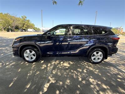 2023 Toyota Highlander L   - Photo 4 - Dallas, TX 75252