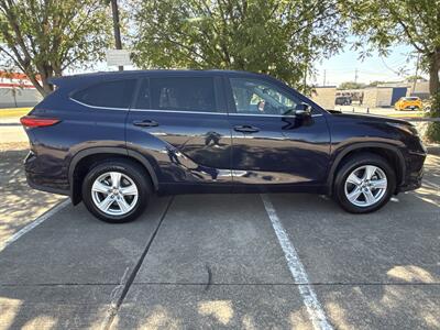 2023 Toyota Highlander L   - Photo 8 - Dallas, TX 75252
