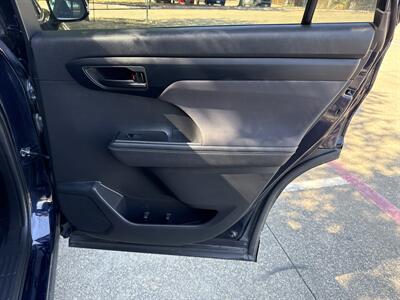 2023 Toyota Highlander L   - Photo 12 - Dallas, TX 75252