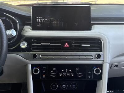 2025 Genesis G70 2.5T Standard   - Photo 26 - Dallas, TX 75252