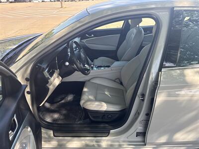 2025 Genesis G70 2.5T Standard   - Photo 17 - Dallas, TX 75252