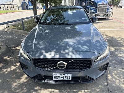 2024 Volvo S60 B5 Core Dark Theme   - Photo 2 - Dallas, TX 75252