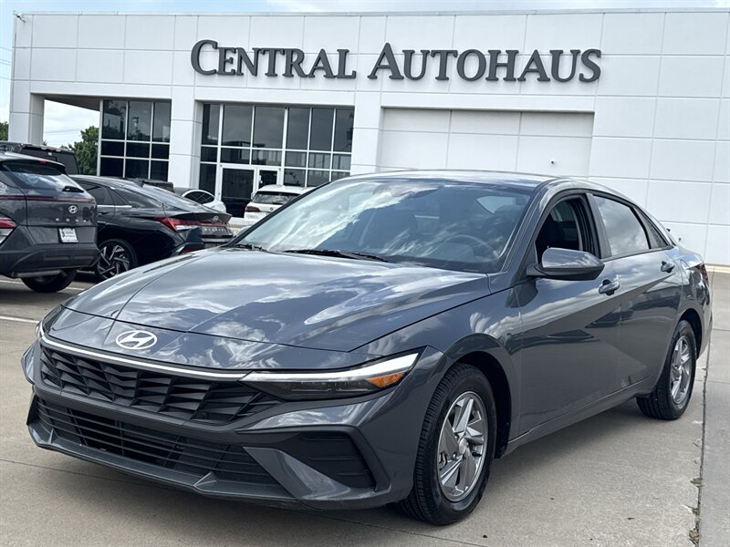 2025 Hyundai ELANTRA SE   - Photo 1 - Dallas, TX 75252