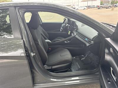 2025 Hyundai ELANTRA SE   - Photo 13 - Dallas, TX 75252