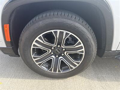 2025 Jeep Wagoneer L Series II   - Photo 44 - Dallas, TX 75252