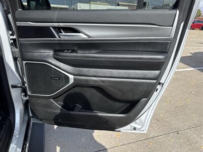 2025 Jeep Wagoneer L Series II   - Photo 13 - Dallas, TX 75252