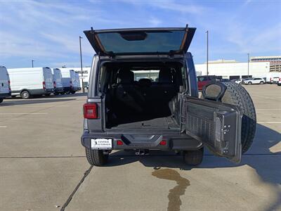 2021 Jeep Wrangler Unlimited Sahara   - Photo 14 - Dallas, TX 75252