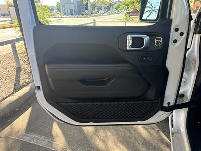 2024 Jeep Wrangler Sahara 4xe - Photo 10 - Dallas, TX 75252