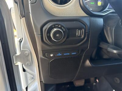 2024 Jeep Wrangler Sahara 4xe - Photo 36 - Dallas, TX 75252