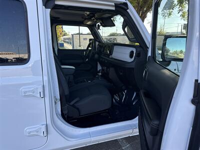 2024 Jeep Wrangler Sahara 4xe - Photo 20 - Dallas, TX 75252