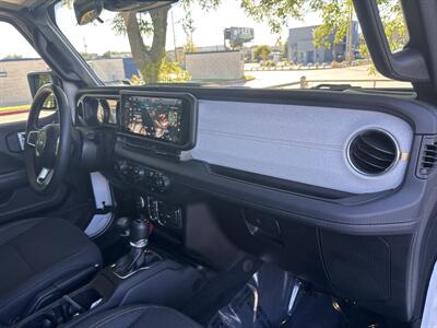2024 Jeep Wrangler Sahara 4xe - Photo 23 - Dallas, TX 75252