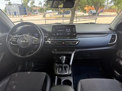 2023 Kia Seltos S   - Photo 24 - Dallas, TX 75252