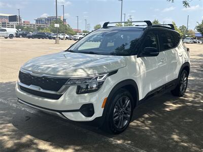 2023 Kia Seltos S   - Photo 3 - Dallas, TX 75252