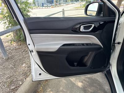 2024 Jeep Compass Limited   - Photo 10 - Dallas, TX 75252