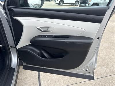 2025 Hyundai TUCSON SEL   - Photo 14 - Dallas, TX 75252