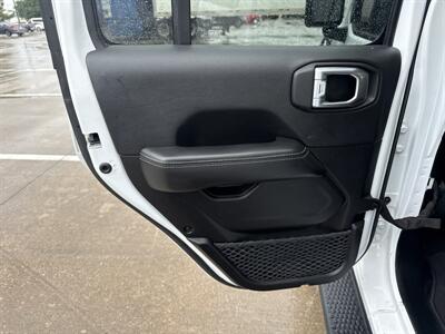 2023 Jeep Wrangler Sahara 4xe - Photo 11 - Dallas, TX 75252