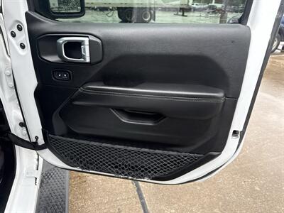 2023 Jeep Wrangler Sahara 4xe - Photo 13 - Dallas, TX 75252