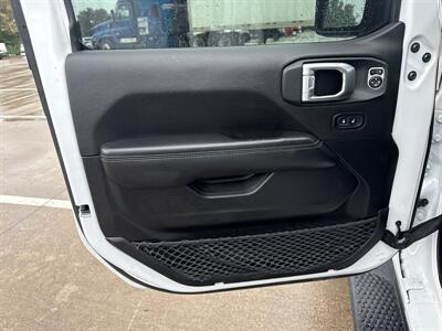 2023 Jeep Wrangler Sahara 4xe - Photo 10 - Dallas, TX 75252
