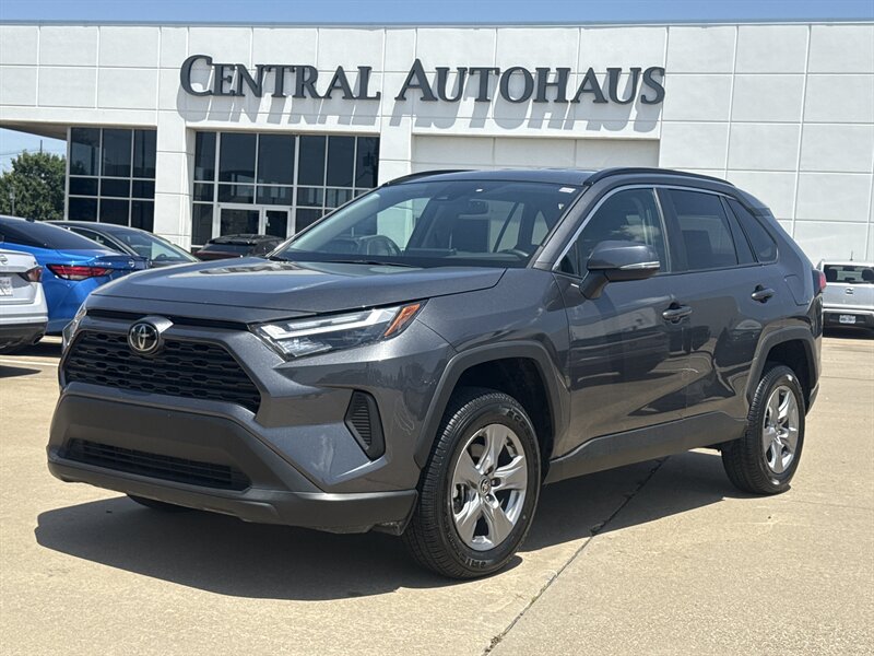2024 Toyota RAV4 XLE - Photo 1 - Dallas, TX 75252