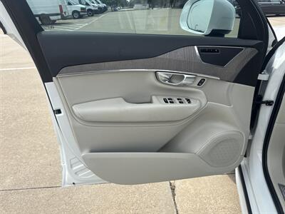 2023 Volvo XC90 B5 Plus Bright Theme   - Photo 10 - Dallas, TX 75252