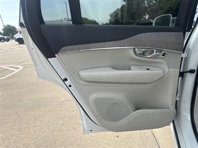 2023 Volvo XC90 B5 Plus Bright Theme   - Photo 12 - Dallas, TX 75252