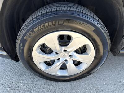 2024 Toyota RAV4 LE   - Photo 34 - Dallas, TX 75252